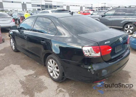 2014 Volkswagen Jetta 1.8T Se z USA, uszkodzony, nr VIN 3VWD07AJ9EM400366